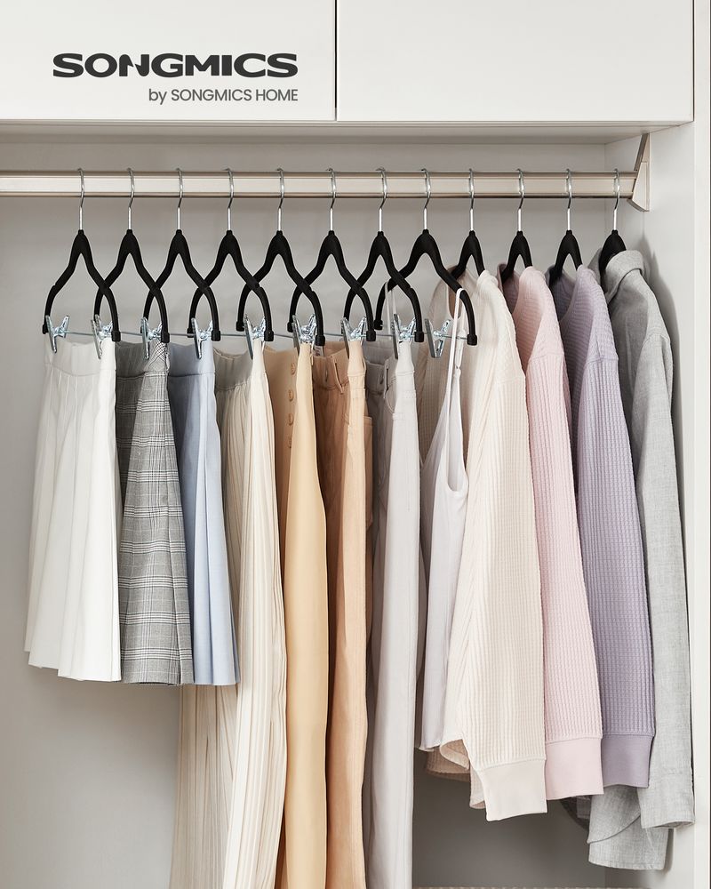 SONGMICS Velvet Pants Hangers with Adjustable Clips - Thumbnail 5