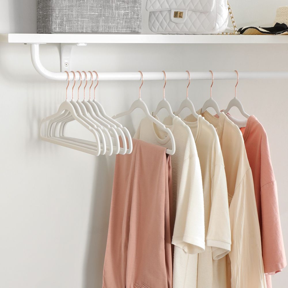 SONGMICS Non-Slip Hangers with Rose Gold-Colored Swivel Hooks - Thumbnail 2