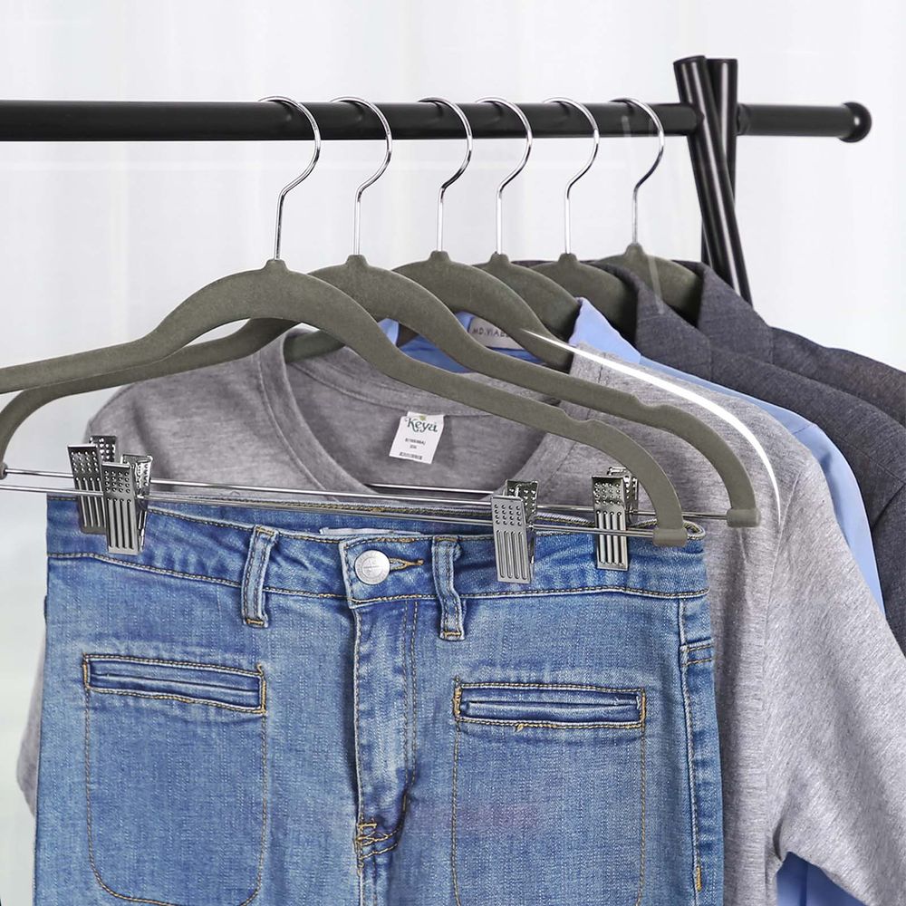 Plastic hangers for trousers- hangers for clothes sales in bulk - Poland,  New - The wholesale platform | Merkandi B2B